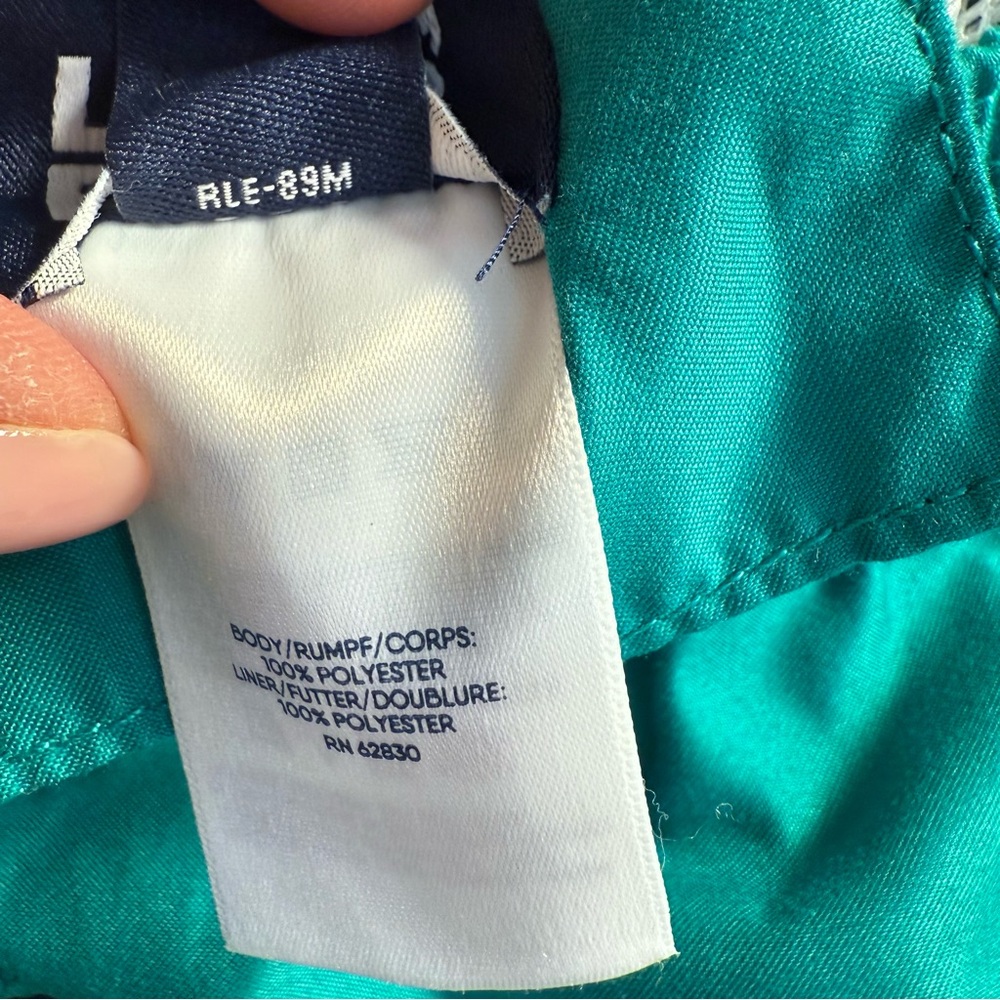 Lands’ End Men’s Colorblock‎ Swim Trunks
Size S (28–30) - Picture 3 of 9